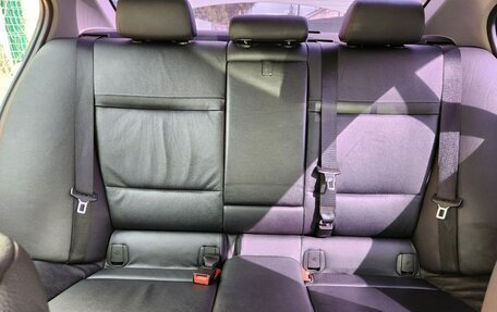 BMW 3 серия, 2011 год, 1 060 000 рублей, 15 фотография