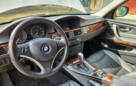 BMW 3 серия, 2011 год, 1 060 000 рублей, 16 фотография