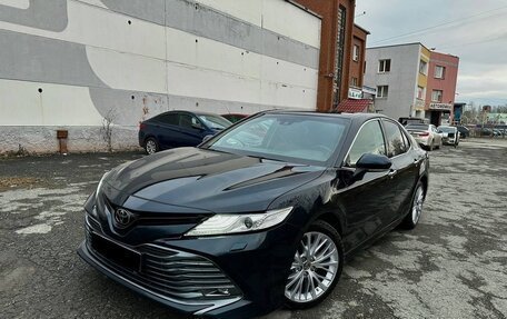 Toyota Camry, 2019 год, 2 850 000 рублей, 4 фотография
