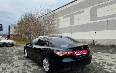 Toyota Camry, 2019 год, 2 850 000 рублей, 3 фотография
