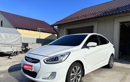 Hyundai Solaris II рестайлинг, 2013 год, 879 000 рублей, 1 фотография
