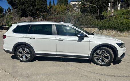 Volkswagen Passat B8 рестайлинг, 2018 год, 3 400 000 рублей, 4 фотография