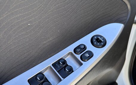 Hyundai Solaris II рестайлинг, 2013 год, 879 000 рублей, 19 фотография