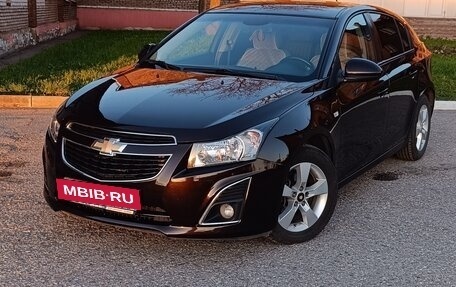 Chevrolet Cruze II, 2013 год, 910 000 рублей, 3 фотография