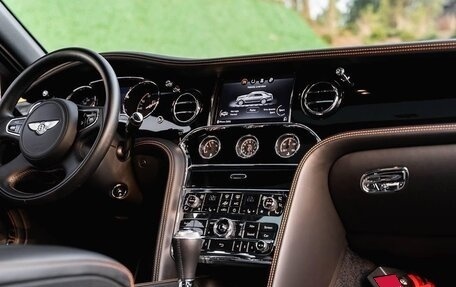 Bentley Mulsanne II, 2017 год, 30 000 000 рублей, 11 фотография