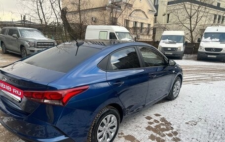 Hyundai Solaris II рестайлинг, 2021 год, 1 800 000 рублей, 4 фотография