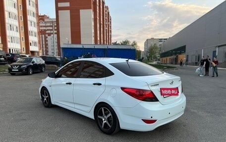 Hyundai Solaris II рестайлинг, 2011 год, 675 000 рублей, 4 фотография
