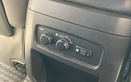 Toyota Land Cruiser Prado 120 рестайлинг, 2008 год, 1 750 000 рублей, 13 фотография
