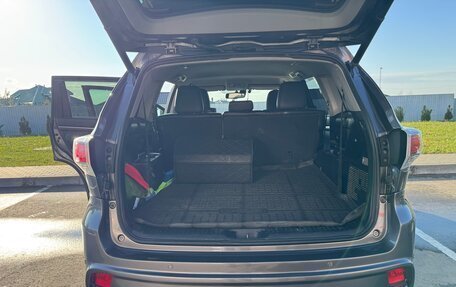 Toyota Highlander III, 2015 год, 3 100 000 рублей, 7 фотография