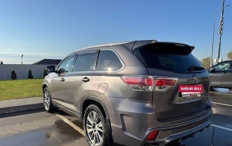 Toyota Highlander III, 2015 год, 3 100 000 рублей, 5 фотография