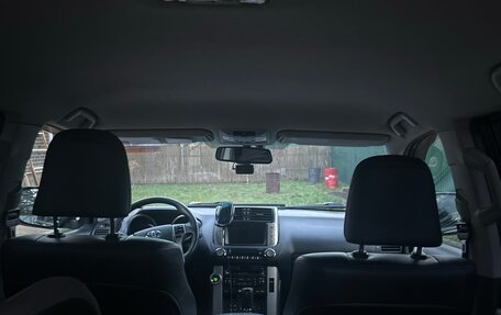 Toyota Land Cruiser Prado 150 рестайлинг 2, 2011 год, 2 700 000 рублей, 11 фотография