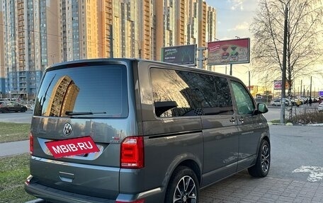 Volkswagen Caravelle T6 рестайлинг, 2016 год, 3 140 000 рублей, 3 фотография