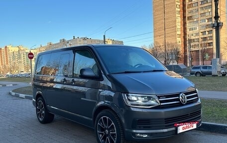 Volkswagen Caravelle T6 рестайлинг, 2016 год, 3 140 000 рублей, 2 фотография