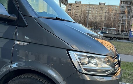 Volkswagen Caravelle T6 рестайлинг, 2016 год, 3 140 000 рублей, 7 фотография