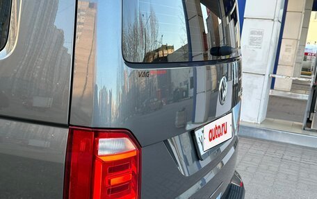 Volkswagen Caravelle T6 рестайлинг, 2016 год, 3 140 000 рублей, 9 фотография