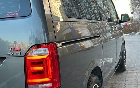 Volkswagen Caravelle T6 рестайлинг, 2016 год, 3 140 000 рублей, 10 фотография