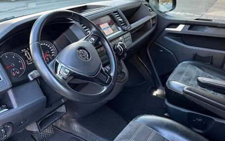 Volkswagen Caravelle T6 рестайлинг, 2016 год, 3 140 000 рублей, 20 фотография