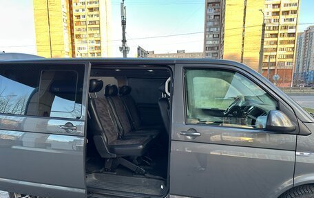 Volkswagen Caravelle T6 рестайлинг, 2016 год, 3 140 000 рублей, 15 фотография