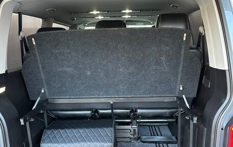 Volkswagen Caravelle T6 рестайлинг, 2016 год, 3 140 000 рублей, 12 фотография