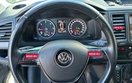 Volkswagen Caravelle T6 рестайлинг, 2016 год, 3 140 000 рублей, 14 фотография