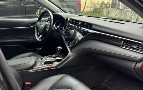Toyota Camry, 2020 год, 3 000 000 рублей, 6 фотография