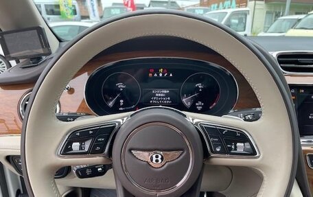 Bentley Bentayga I, 2022 год, 19 865 000 рублей, 10 фотография