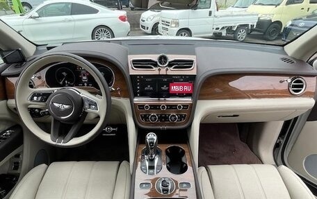 Bentley Bentayga I, 2022 год, 19 865 000 рублей, 9 фотография