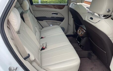 Bentley Bentayga I, 2022 год, 19 865 000 рублей, 16 фотография