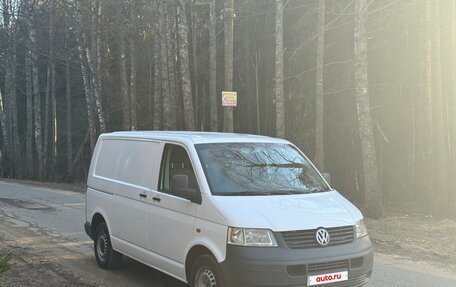 Volkswagen Transporter T5 рестайлинг, 2003 год, 845 000 рублей, 3 фотография
