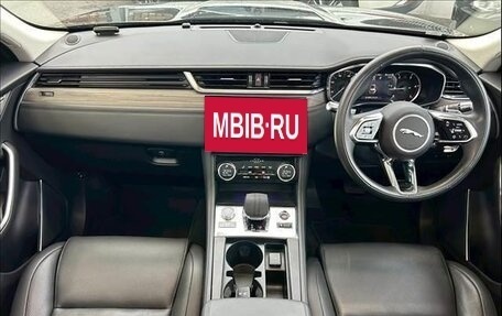 Jaguar F-Pace, 2022 год, 4 300 000 рублей, 9 фотография
