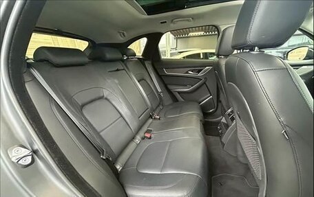 Jaguar F-Pace, 2022 год, 4 300 000 рублей, 13 фотография