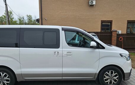 Hyundai H-1 II рестайлинг, 2018 год, 2 350 000 рублей, 7 фотография