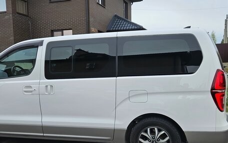 Hyundai H-1 II рестайлинг, 2018 год, 2 350 000 рублей, 9 фотография