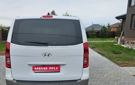 Hyundai H-1 II рестайлинг, 2018 год, 2 350 000 рублей, 6 фотография