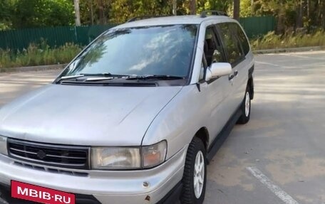 Nissan Prairie III, 1996 год, 135 000 рублей, 1 фотография