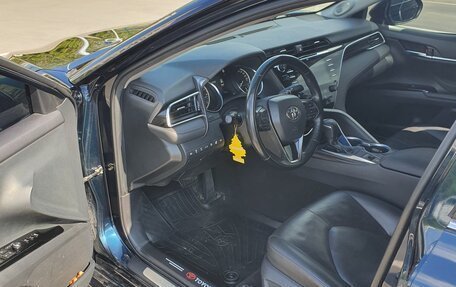 Toyota Camry, 2018 год, 3 250 000 рублей, 16 фотография