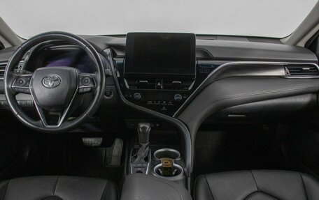 Toyota Camry, 2023 год, 3 790 000 рублей, 18 фотография