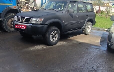 Nissan Patrol, 2001 год, 585 000 рублей, 2 фотография