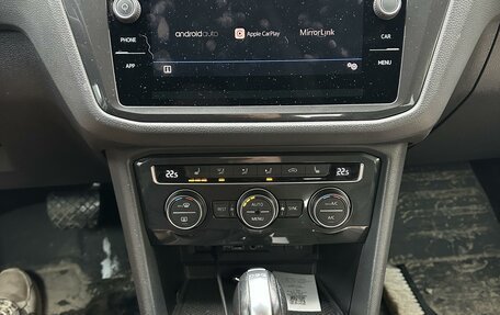 Volkswagen Tiguan II, 2018 год, 2 800 000 рублей, 1 фотография