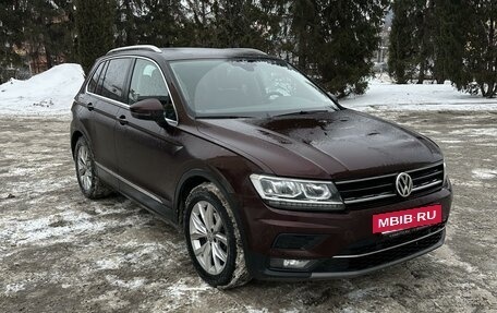 Volkswagen Tiguan II, 2018 год, 2 800 000 рублей, 3 фотография