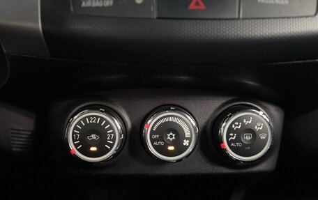 Mitsubishi Outlander III рестайлинг 3, 2010 год, 1 077 000 рублей, 14 фотография