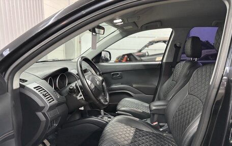 Mitsubishi Outlander III рестайлинг 3, 2010 год, 1 077 000 рублей, 16 фотография