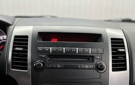 Mitsubishi Outlander III рестайлинг 3, 2010 год, 1 077 000 рублей, 13 фотография