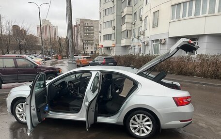 Skoda Superb III рестайлинг, 2017 год, 2 220 000 рублей, 2 фотография