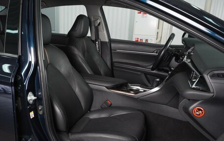 Toyota Camry, 2018 год, 2 949 000 рублей, 8 фотография