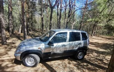 Chevrolet Niva I рестайлинг, 2003 год, 305 000 рублей, 1 фотография