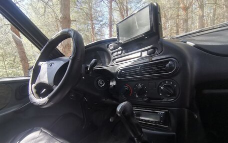 Chevrolet Niva I рестайлинг, 2003 год, 305 000 рублей, 13 фотография