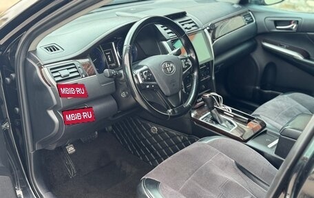 Toyota Camry, 2018 год, 2 370 000 рублей, 3 фотография
