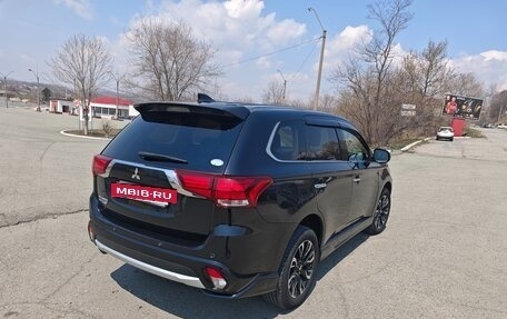 Mitsubishi Outlander III рестайлинг 3, 2016 год, 1 950 000 рублей, 9 фотография