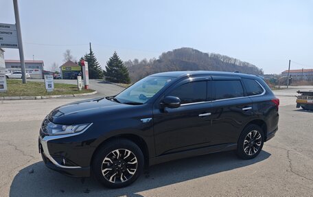 Mitsubishi Outlander III рестайлинг 3, 2016 год, 1 950 000 рублей, 11 фотография